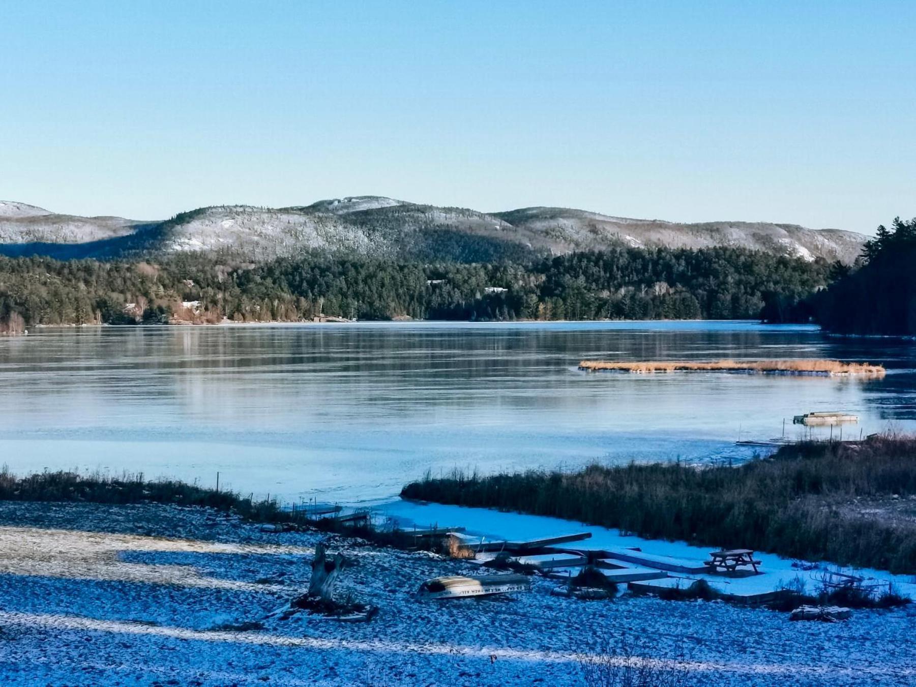 Resort Lac Ste-Marie Lac Sainte-Marie ภายนอก รูปภาพ